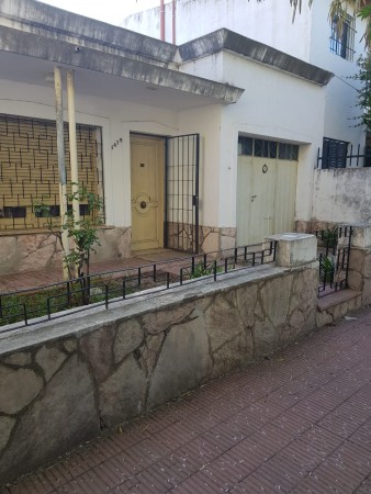 Casa para la venta a una cuadra de Pueyrredon