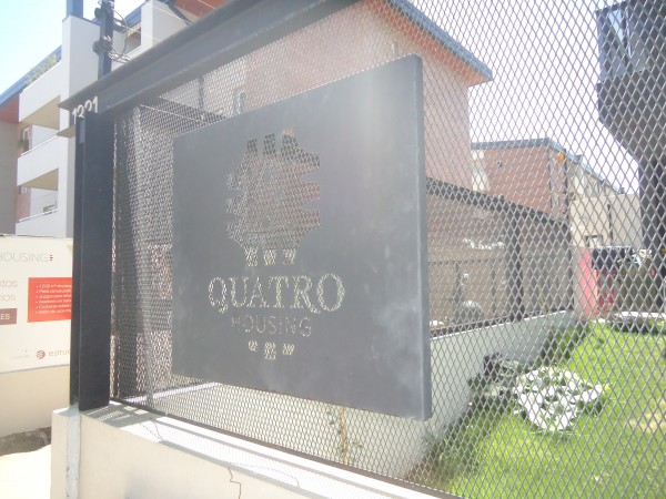 QUATRO HOUSING COMPLEJO CERRADO SOBRE CALLE VIEYTES.-