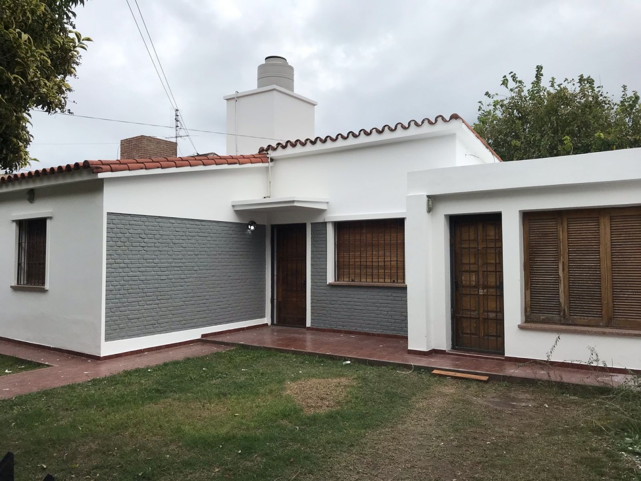 Los naranjos, Hermosa zona, sobre calle principal del barrio.-  APTA CREDITO BANCOR! 