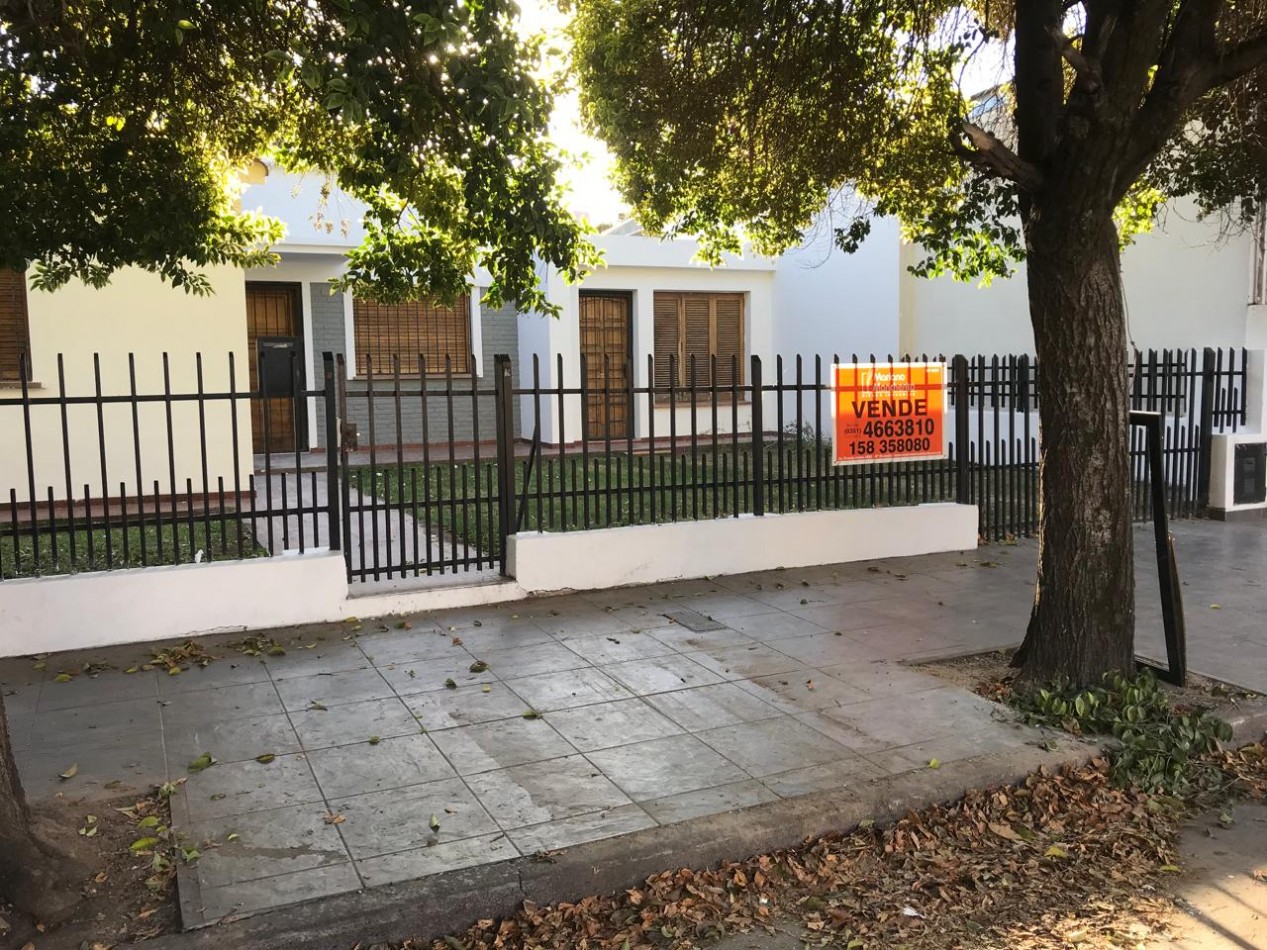 Los naranjos, Hermosa zona, sobre calle principal del barrio.-  APTA CREDITO BANCOR! 