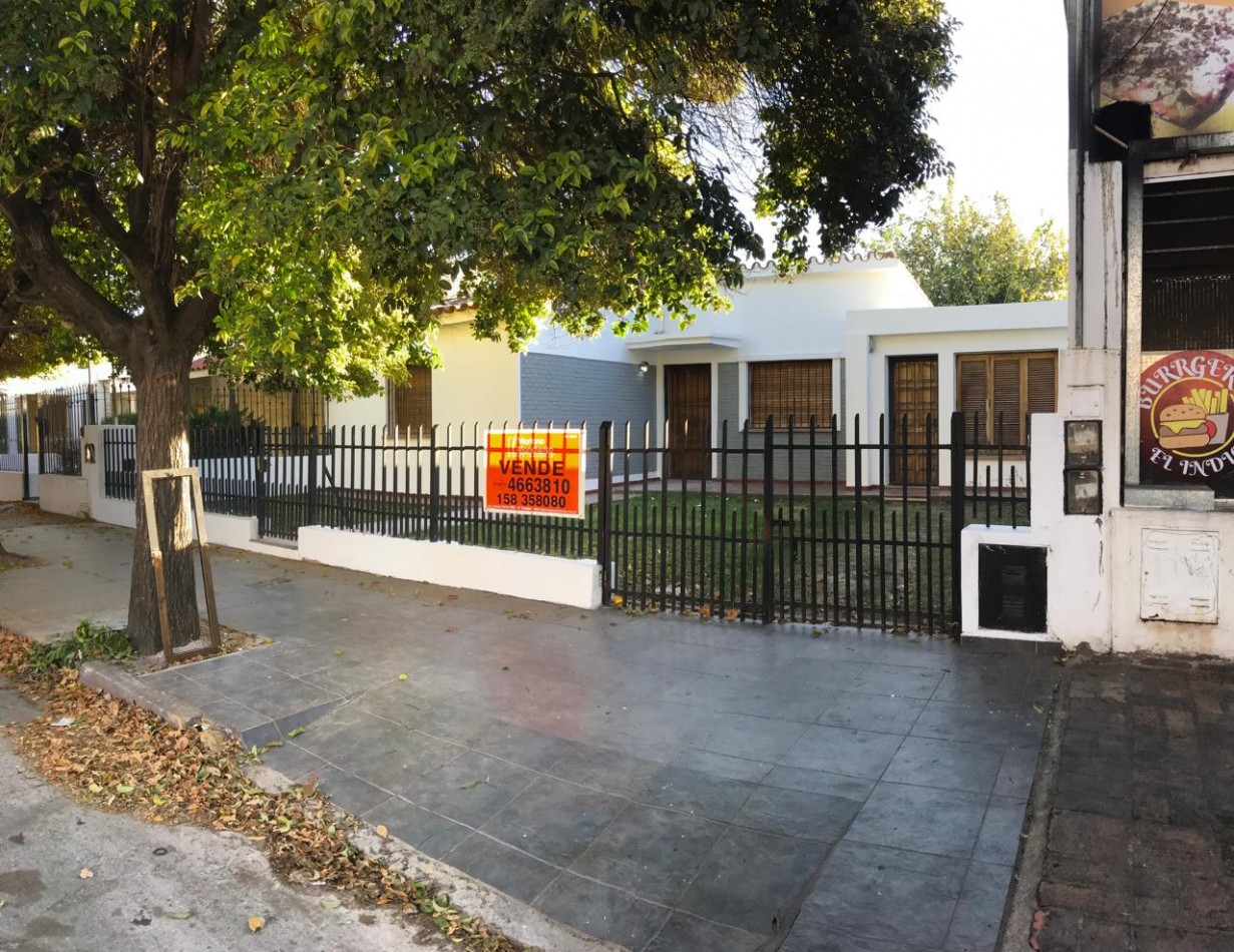 Los naranjos, Hermosa zona, sobre calle principal del barrio.-  APTA CREDITO BANCOR! 