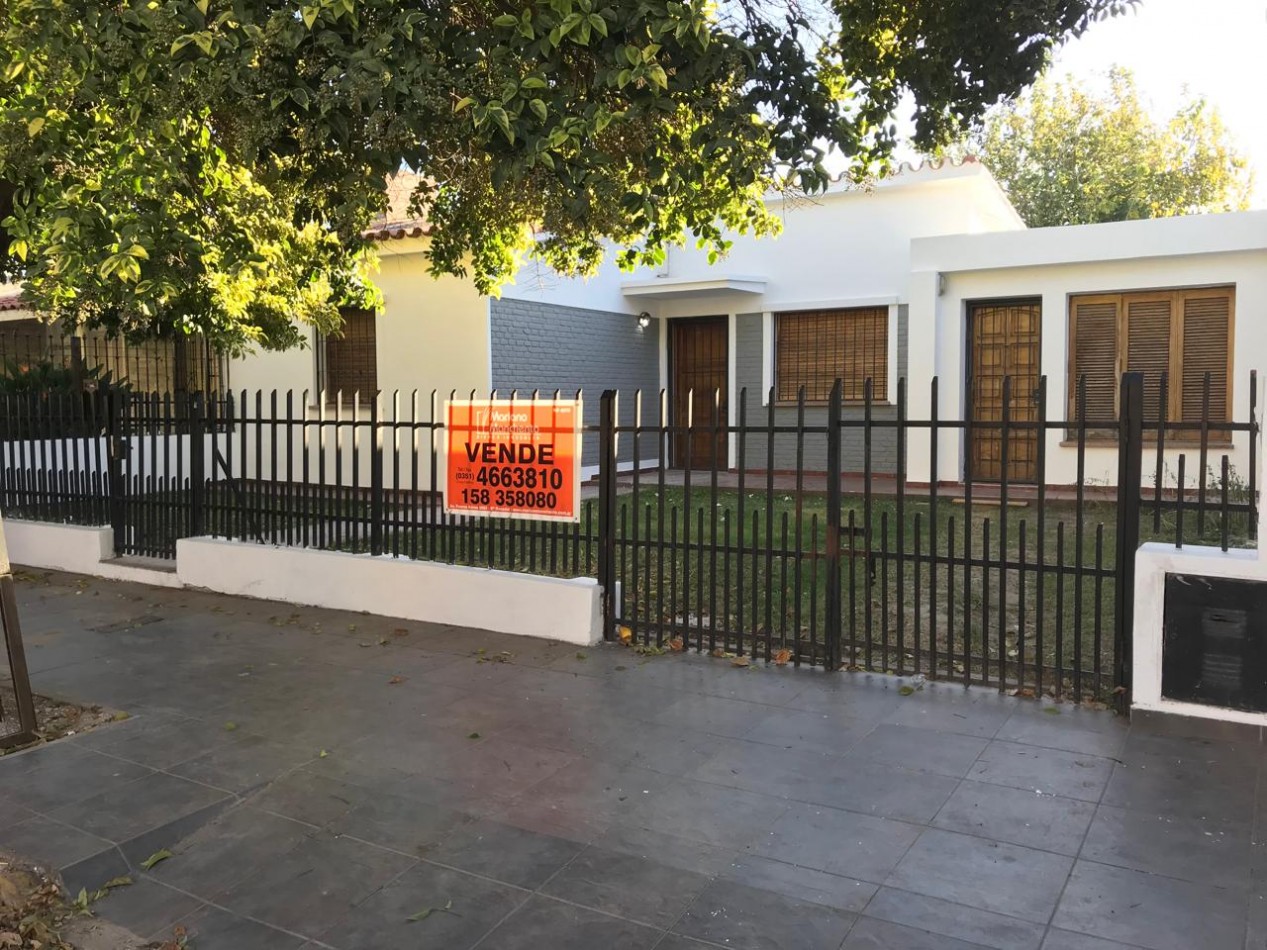 Los naranjos, Hermosa zona, sobre calle principal del barrio.-  APTA CREDITO BANCOR! 