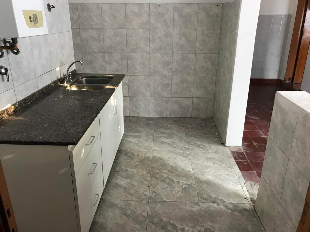 Los naranjos, Hermosa zona, sobre calle principal del barrio.-  APTA CREDITO BANCOR! 