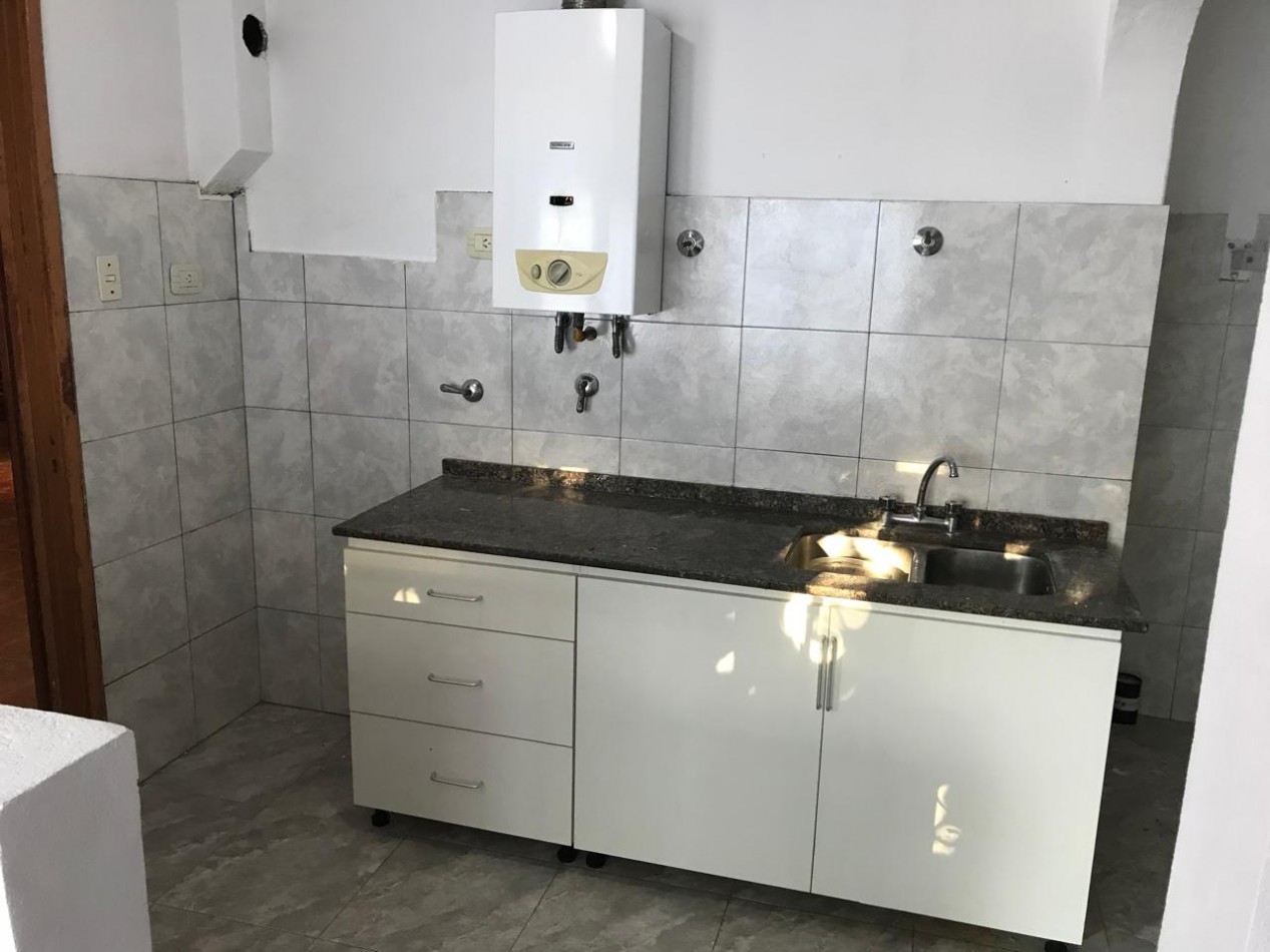 Los naranjos, Hermosa zona, sobre calle principal del barrio.-  APTA CREDITO BANCOR! 