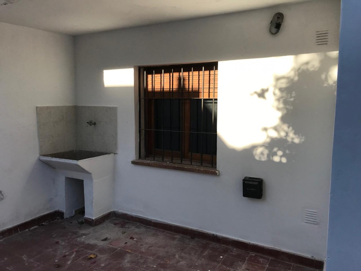 Los naranjos, Hermosa zona, sobre calle principal del barrio.-  APTA CREDITO BANCOR! 