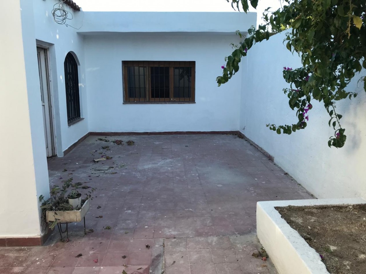 Los naranjos, Hermosa zona, sobre calle principal del barrio.-  APTA CREDITO BANCOR! 