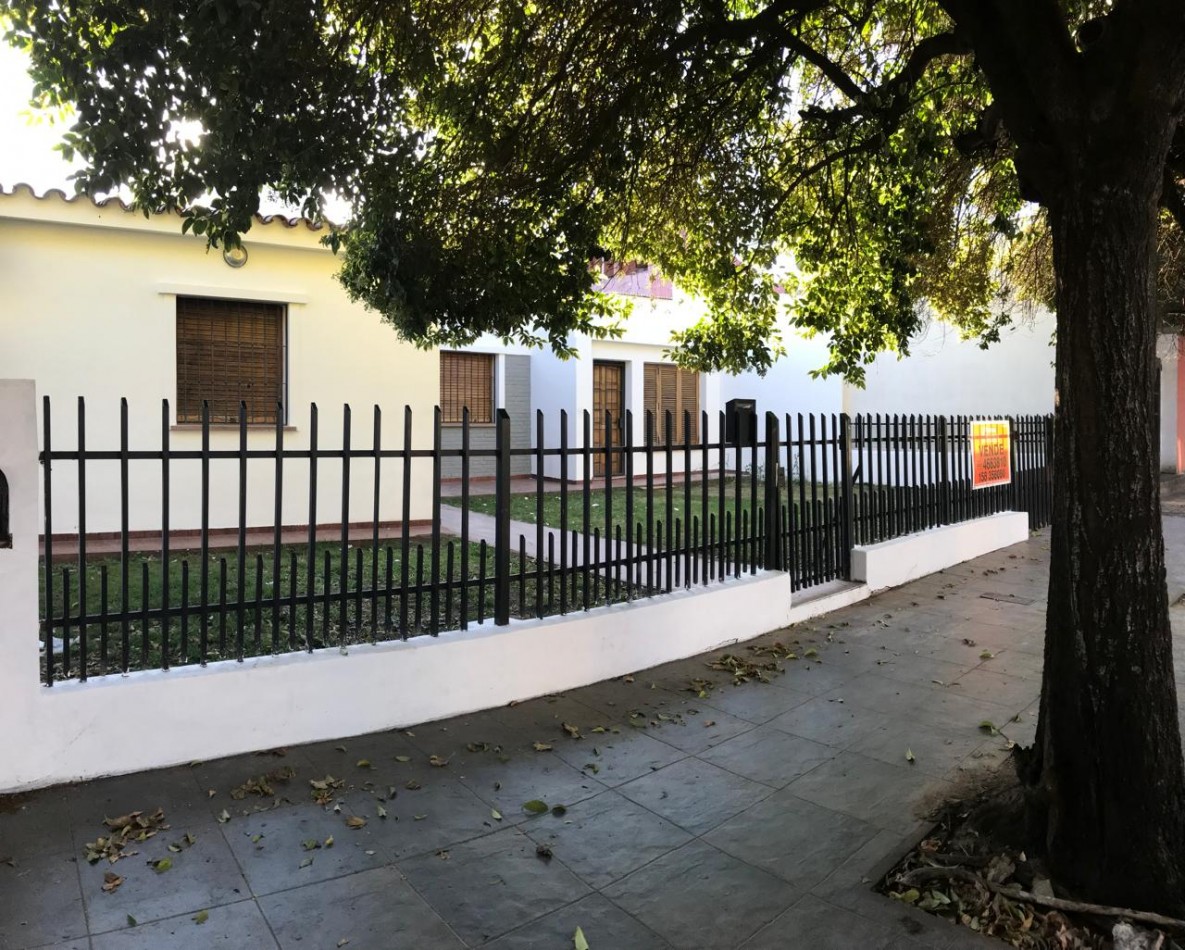 Los naranjos, Hermosa zona, sobre calle principal del barrio.-  APTA CREDITO BANCOR! 
