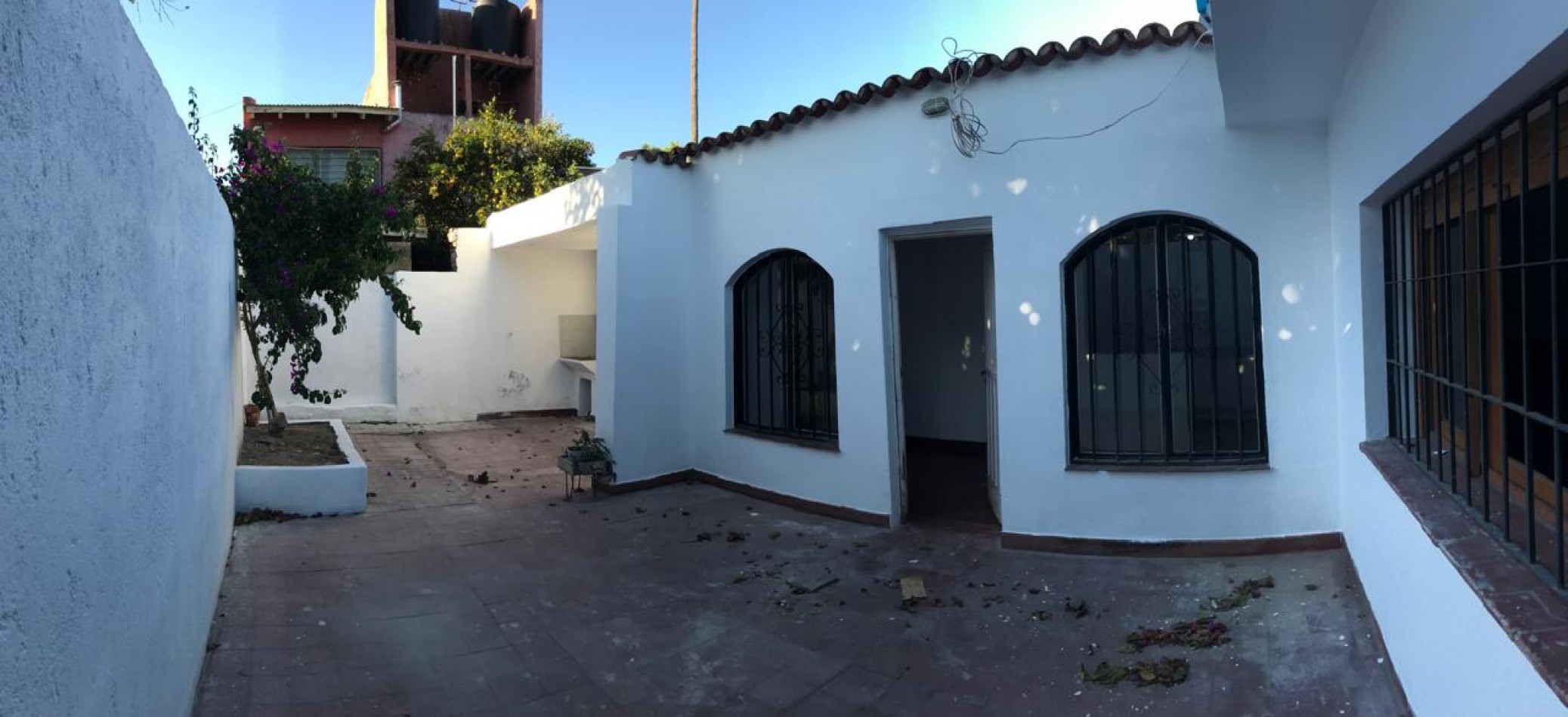 Los naranjos, Hermosa zona, sobre calle principal del barrio.-  APTA CREDITO BANCOR! 