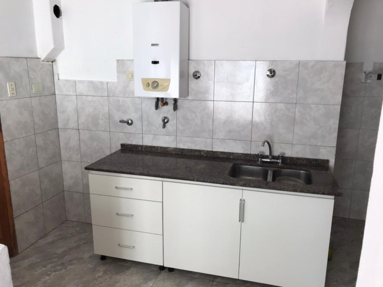 Los naranjos, Hermosa zona, sobre calle principal del barrio.-  APTA CREDITO BANCOR! 