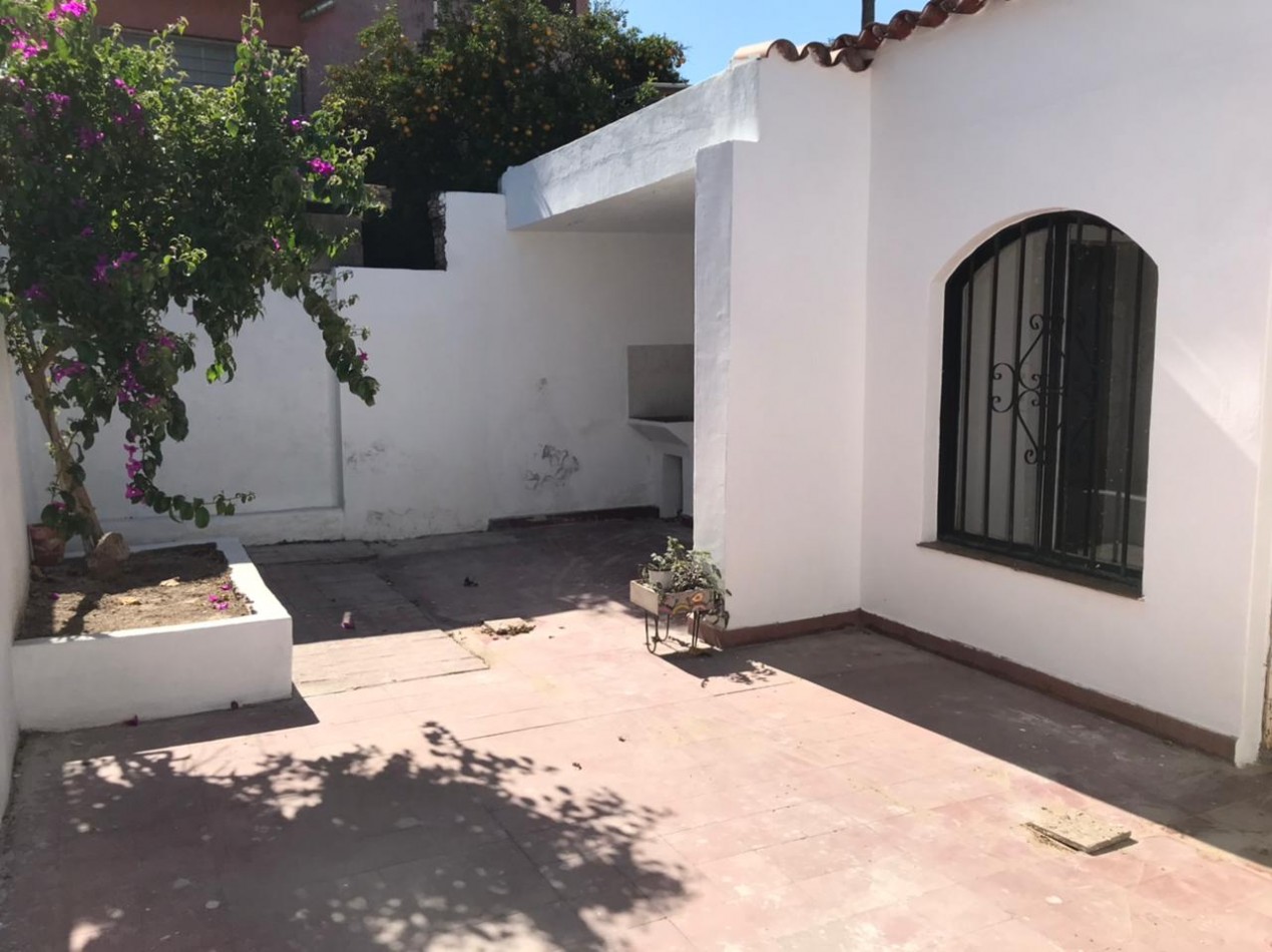 Los naranjos, Hermosa zona, sobre calle principal del barrio.-  APTA CREDITO BANCOR! 