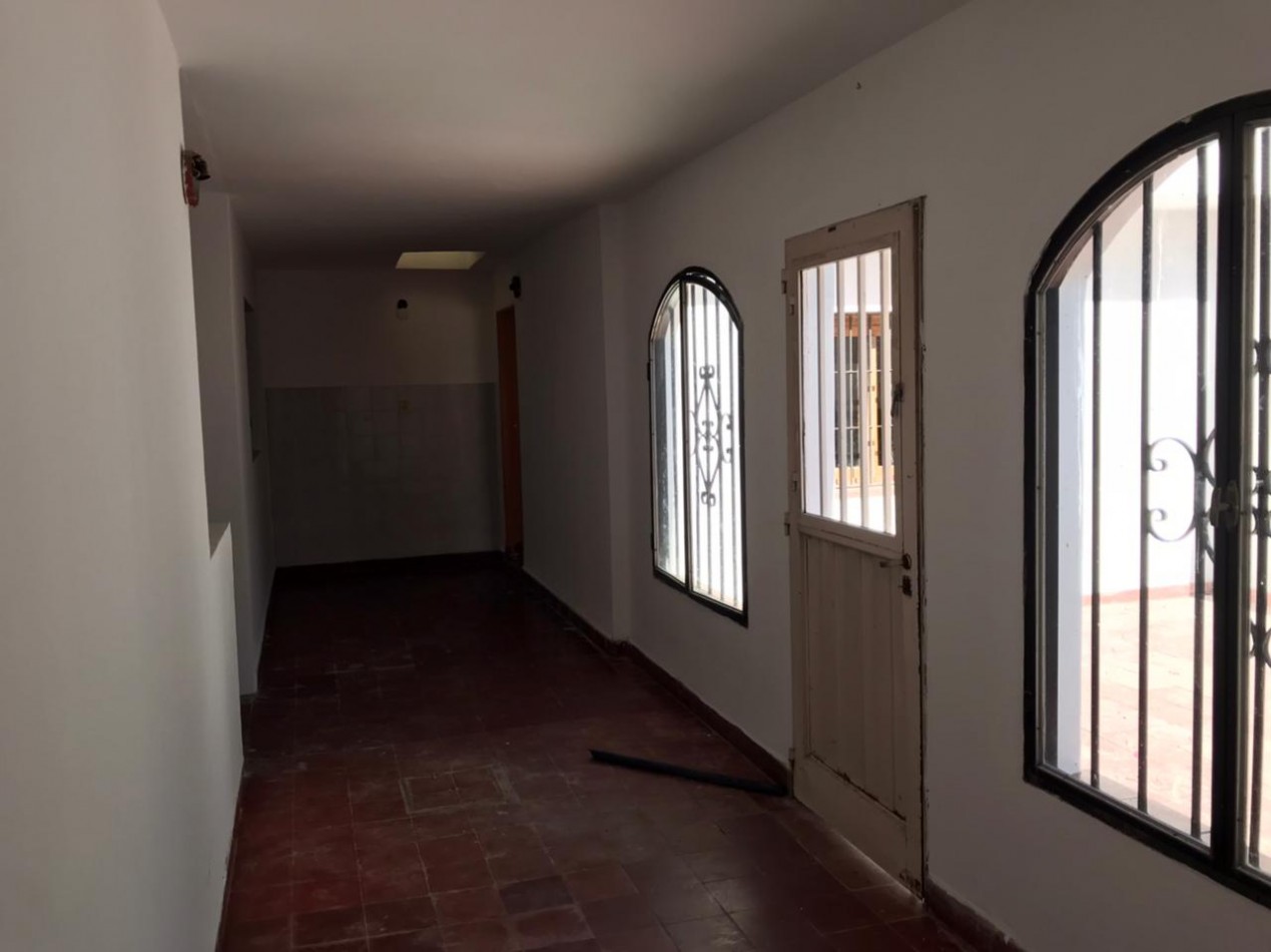 Los naranjos, Hermosa zona, sobre calle principal del barrio.-  APTA CREDITO BANCOR! 