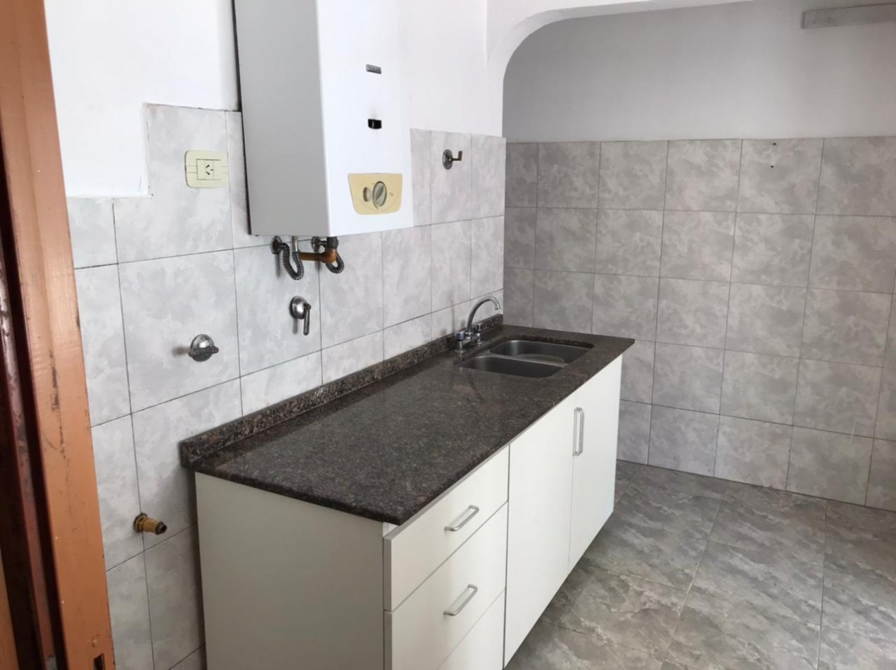 Los naranjos, Hermosa zona, sobre calle principal del barrio.-  APTA CREDITO BANCOR! 