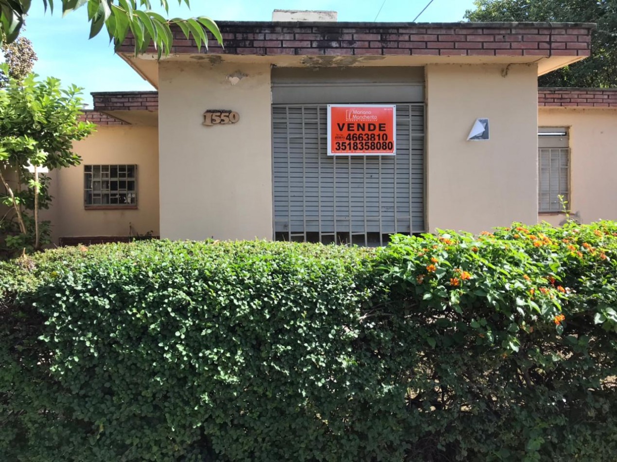 LOS GRANADOS, EXCELENTE VIVIENDA ESQUINA, BUEN ENTORNO "APTA CREDITO".- 