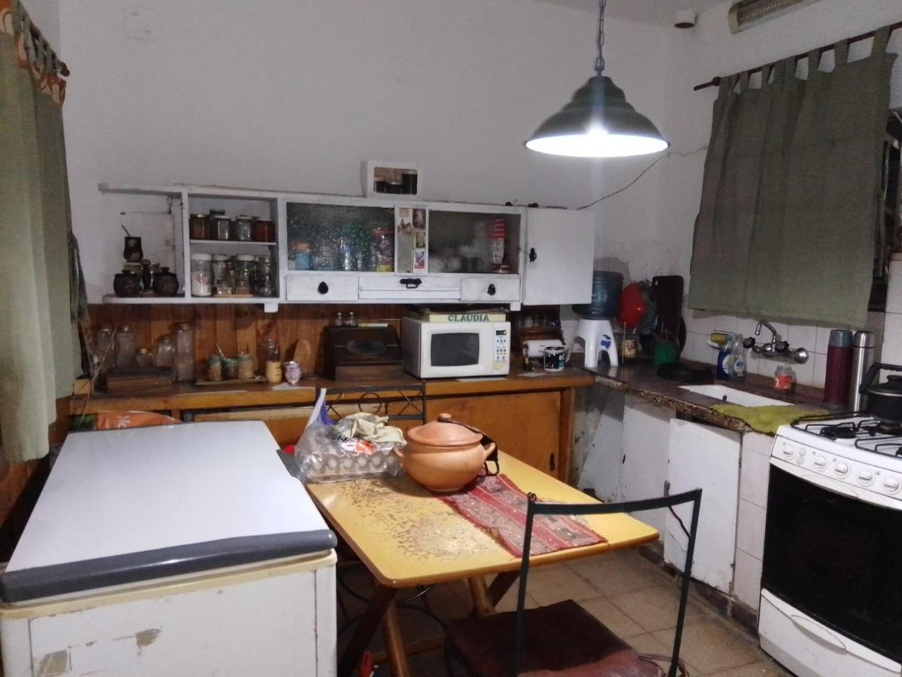 LOS GRANADOS, EXCELENTE VIVIENDA ESQUINA, BUEN ENTORNO "APTA CREDITO".- 