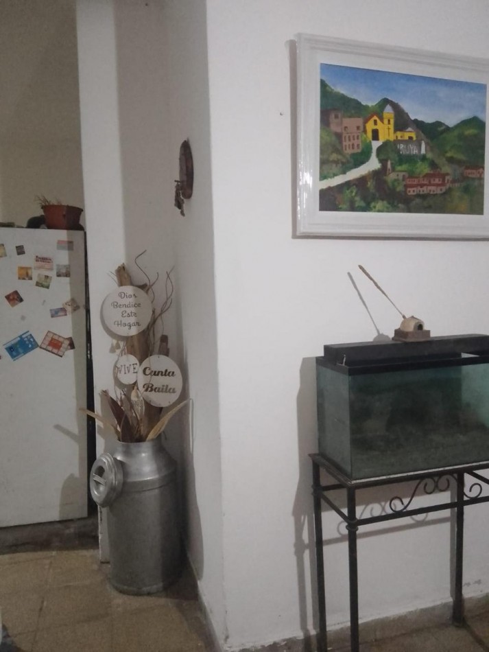 LOS GRANADOS, EXCELENTE VIVIENDA ESQUINA, BUEN ENTORNO "APTA CREDITO".- 