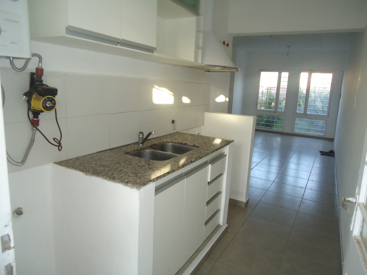 Bo Carrara de Horizonte Sur, impecable propiedad.-
