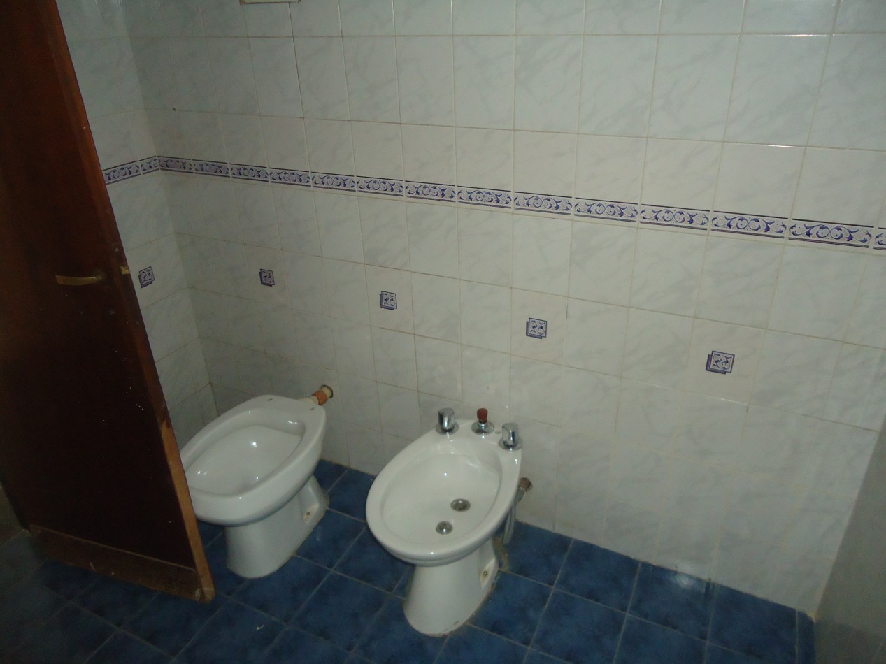 Se alquila casa en Barrio Sacchi, LINDA ZONA ( PEGADO A BARRIO CARRARA DE HORIZONTE)