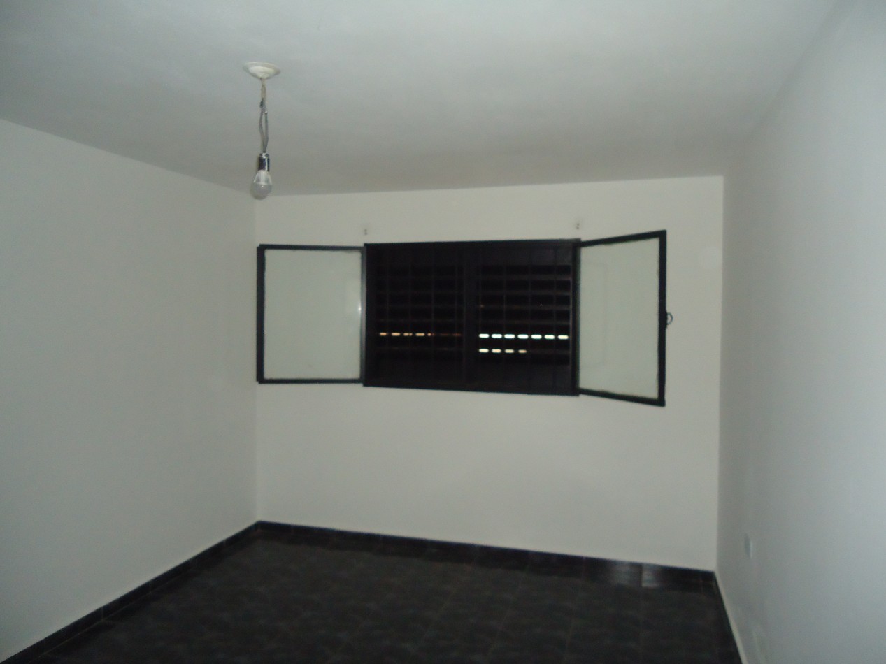 Se alquila casa en Barrio Sacchi, LINDA ZONA ( PEGADO A BARRIO CARRARA DE HORIZONTE)