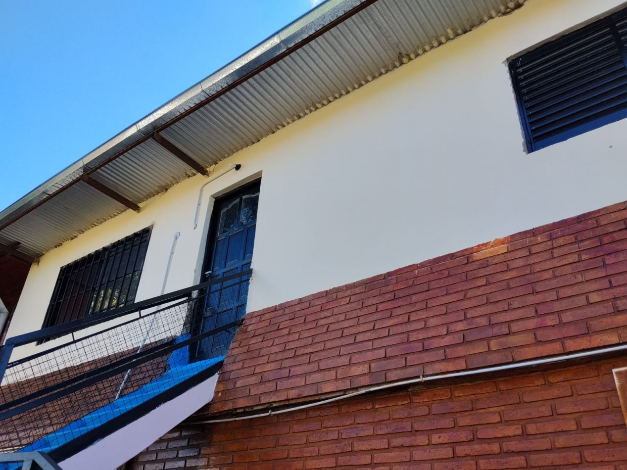 B° BELLA VISTA, HERMOS DEPARTAMENTO PLANTA ALTA.- 