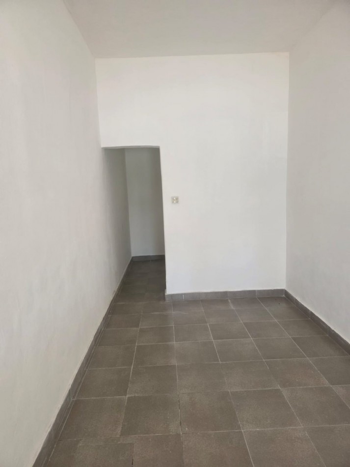 Villa Adela, casa mas local comercial ( opcional) .- Disponible OCTUBRE.