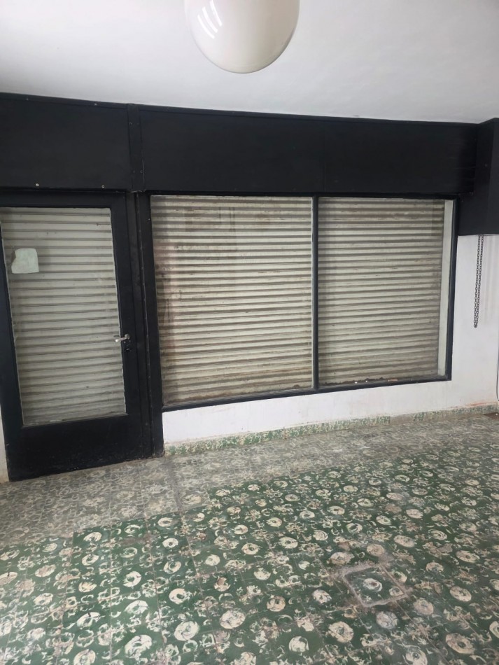 Villa Adela, casa mas local comercial ( opcional) .- Disponible OCTUBRE.
