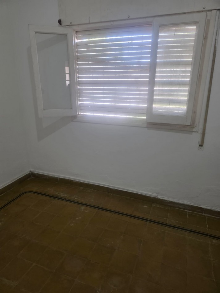 Villa Adela, casa mas local comercial ( opcional) .- Disponible OCTUBRE.