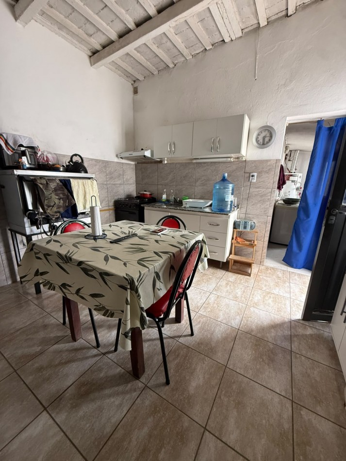 BARRIO VILLA ADELA, SE VENDE, COMODA PROPIEDAD.