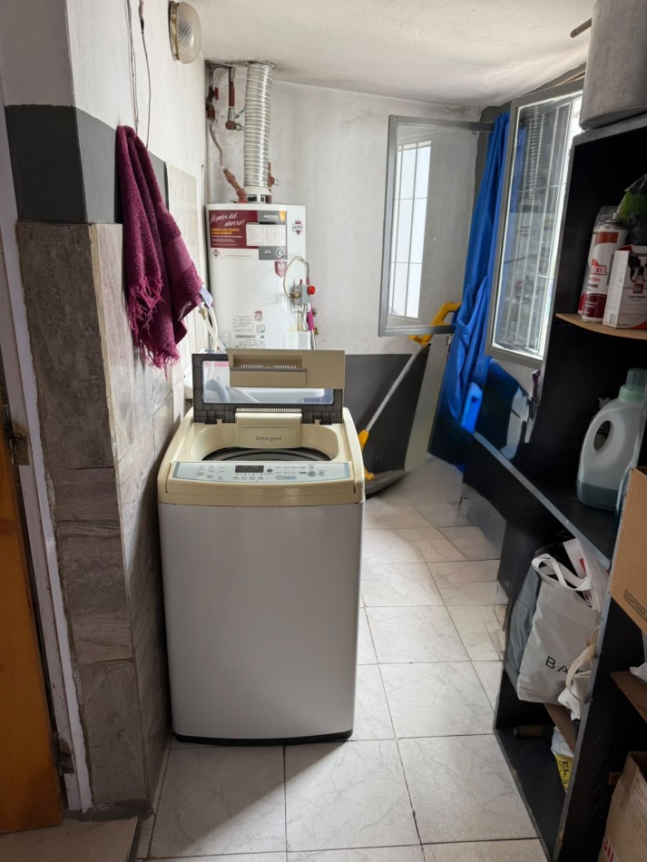 BARRIO VILLA ADELA, SE VENDE, COMODA PROPIEDAD.