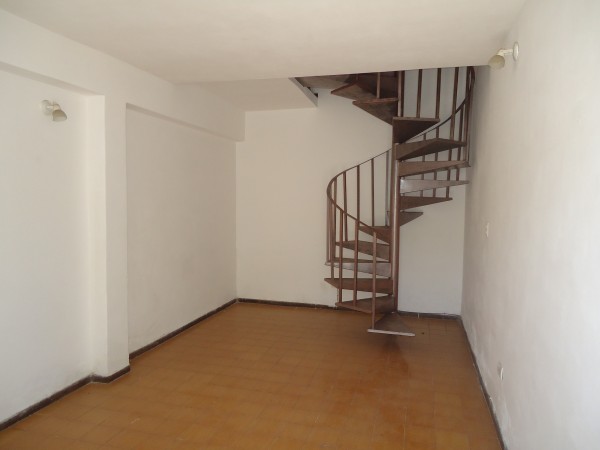 Villa Adela, departamento tipo duplex interno.