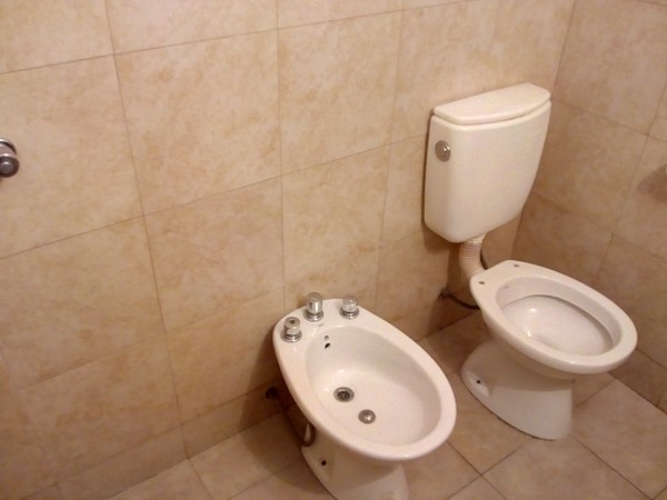 Bo Los Platanos, sobre Av. Santa Ana, departamento externo.