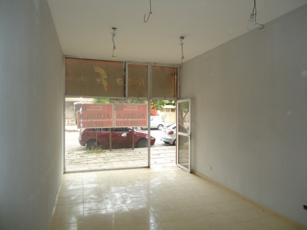 Observatorio, local comercial.-