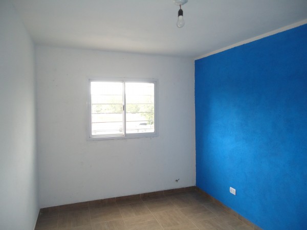 Villa Union, departamento planta alta sobra calle principal.-