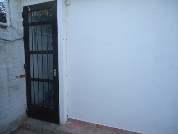 Villa Adela a dos cuadras de ruta 20.- DEPARTAMENTO PLANT ALTA CON INGRESO COMPARTIDO.-
