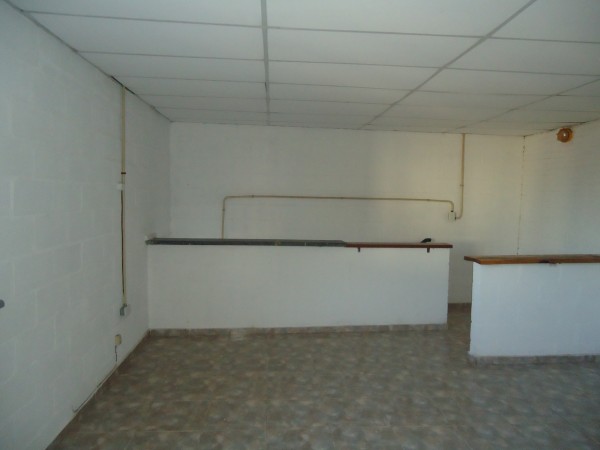 Villa Adela a dos cuadras de ruta 20.- DEPARTAMENTO PLANT ALTA CON INGRESO COMPARTIDO.-