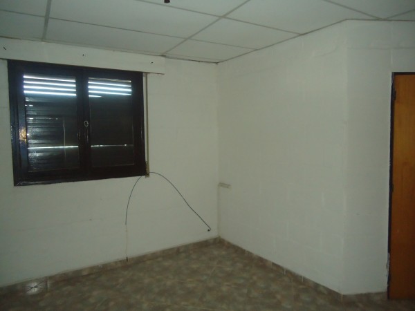 Villa Adela a dos cuadras de ruta 20.- DEPARTAMENTO PLANT ALTA CON INGRESO COMPARTIDO.-
