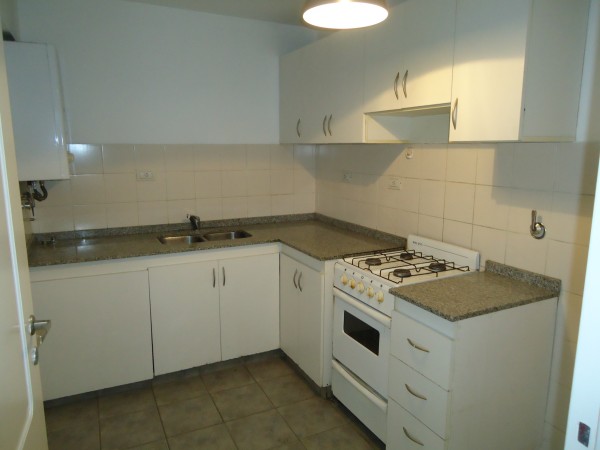 NUEVA CORDOBA, Impecable departamento interno ( contrafrente) BALCON CON ASADOR!! 