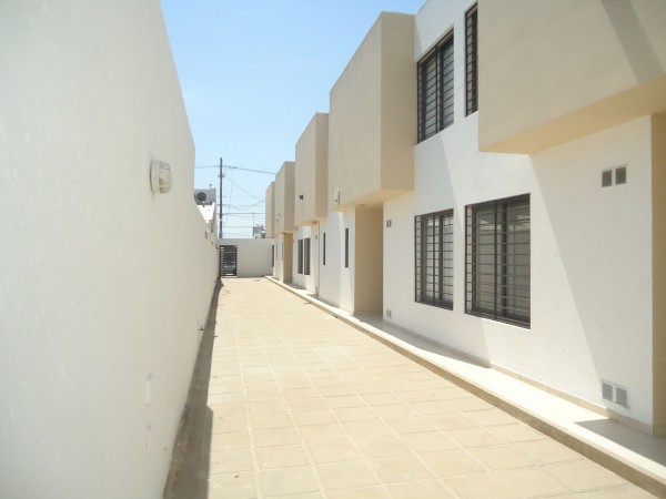 Ameghino sur " Duplex" complejo cerrado, linda zona.-