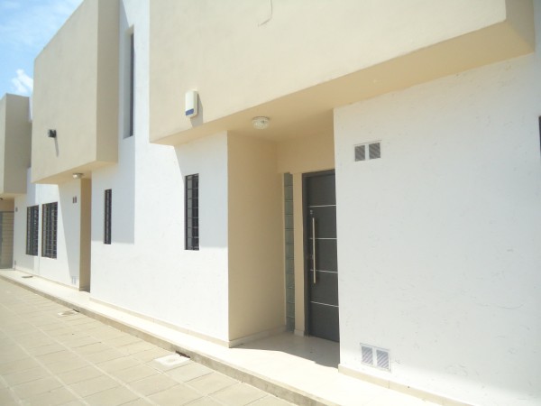Ameghino sur " Duplex" complejo cerrado, linda zona.-