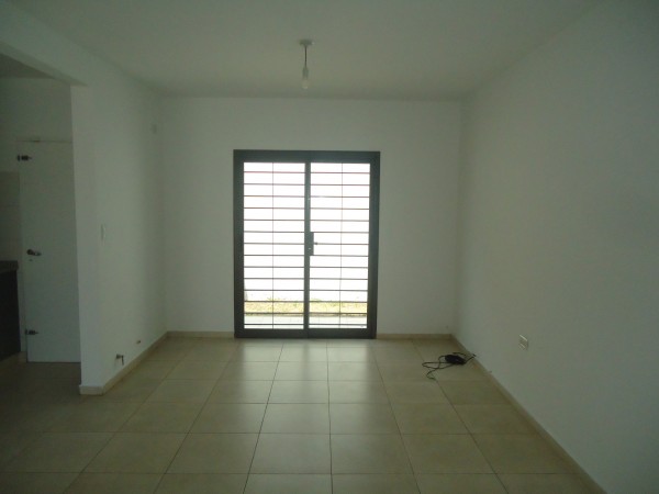 Ameghino sur " Duplex" complejo cerrado, linda zona.-