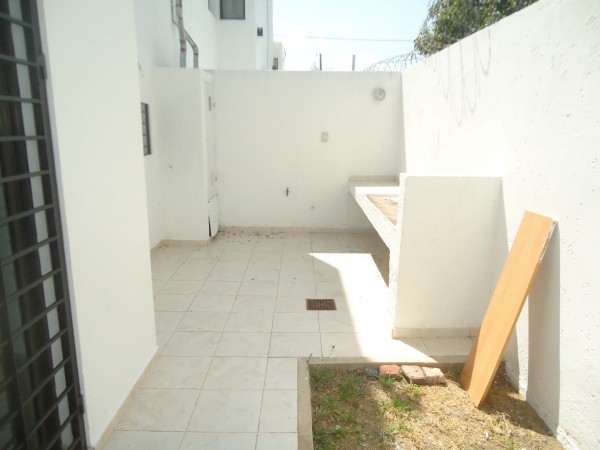 Ameghino sur " Duplex" complejo cerrado, linda zona.-