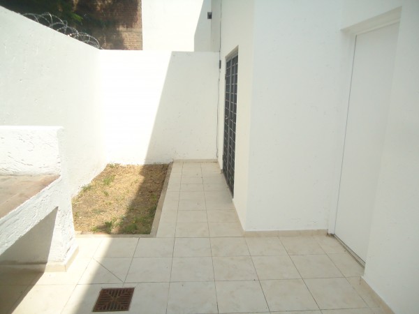 Ameghino sur " Duplex" complejo cerrado, linda zona.-