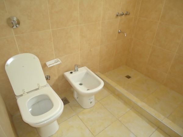 Ameghino sur " Duplex" complejo cerrado, linda zona.-