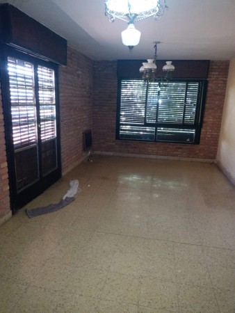 CASA TIPO DUPLEX  Bo PARQUE VELEZ SARFIELD, LINDA ZONA
