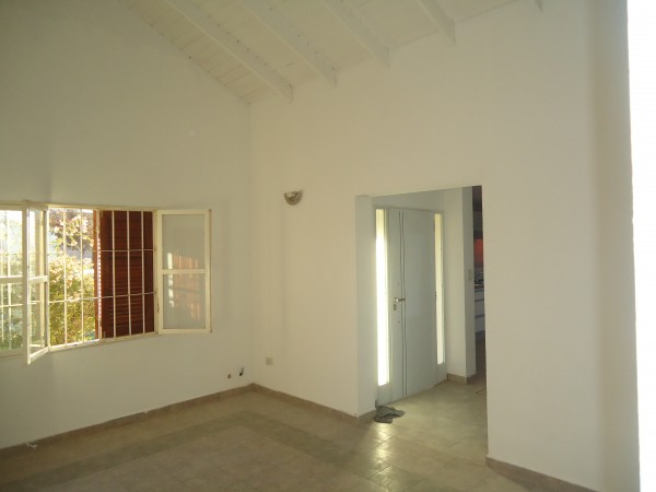 Bo Matienzo, impecable CASA DE NATANIA MODIFICADA.-