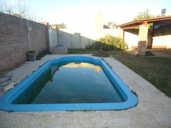 Bo Matienzo, impecable CASA DE NATANIA MODIFICADA.-