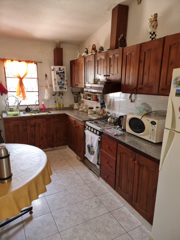 Barrio San Roque, se vende excelente propiedad de tres dormitorios