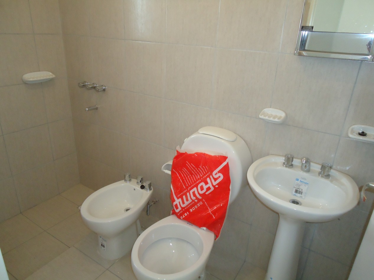RENE FAVALORO II ( ZONA DE MATIENZO) EXCELENTE VIVIENDA.- 