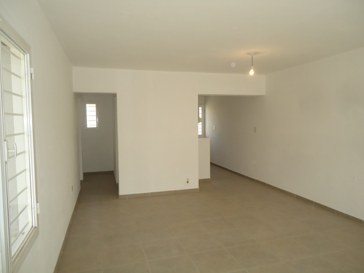 RENE FAVALORO II ( ZONA DE MATIENZO) EXCELENTE VIVIENDA.- 