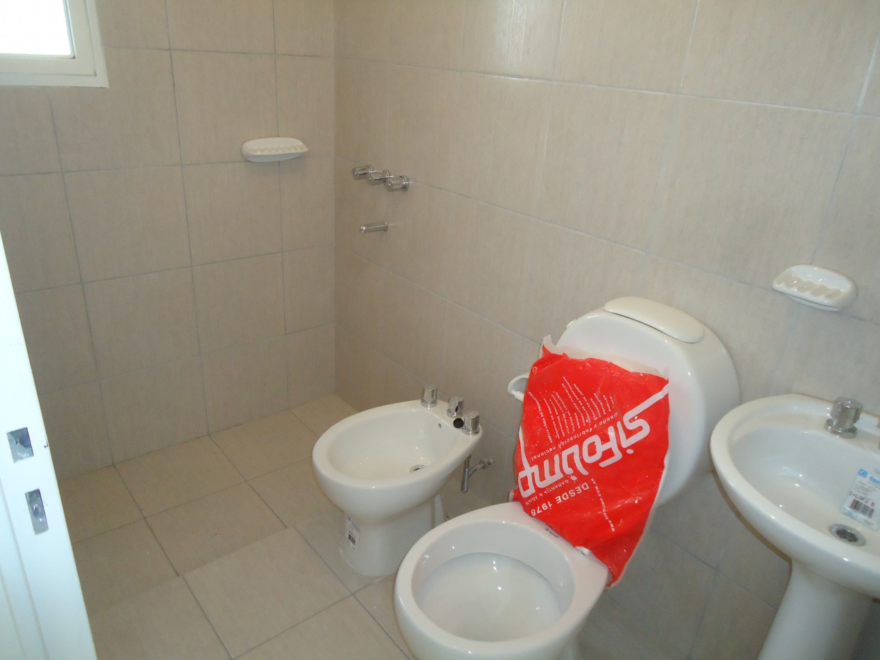 RENE FAVALORO II ( ZONA DE MATIENZO) EXCELENTE VIVIENDA.- 