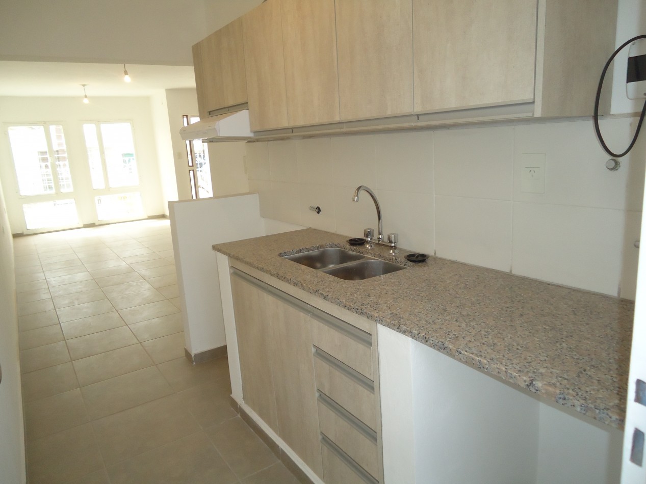 RENE FAVALORO II ( ZONA DE MATIENZO) EXCELENTE VIVIENDA.- 